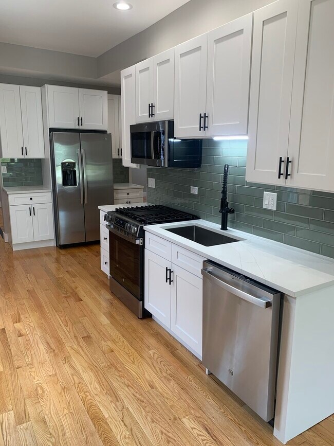 Building Photo - 1303 W Flournoy St