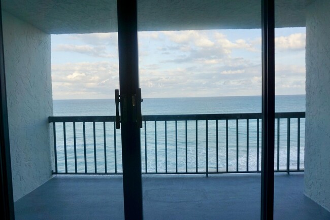 Building Photo - 10680 S Ocean Dr