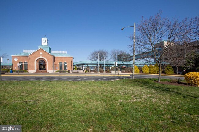 Building Photo - 440 Belmont Bay Dr