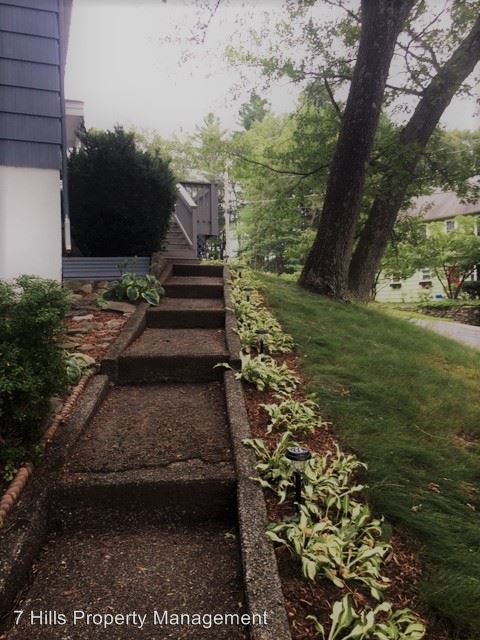 Foto del edificio - 55 Birch Hill Rd