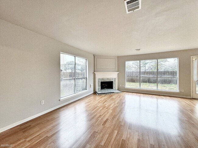Building Photo - 3 br, 2.5 bath House - 8711 Woodcamp Dr