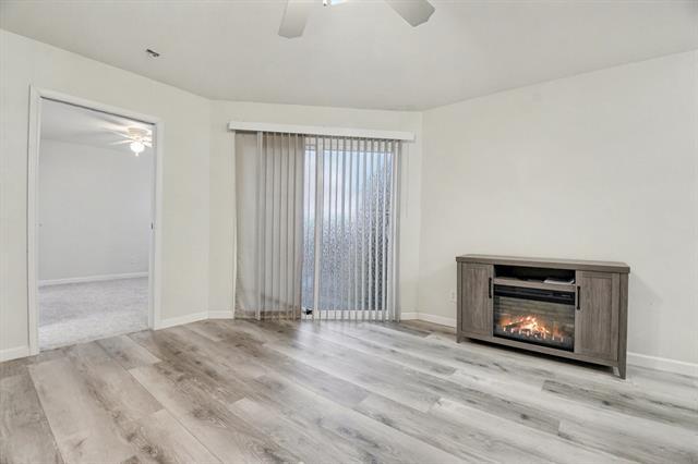 Foto del edificio - 9815 Walnut St