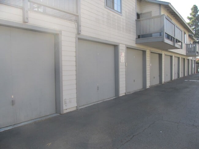 Building Photo - Chula Vista Condo