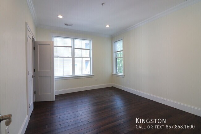 Building Photo - 140 Minden St