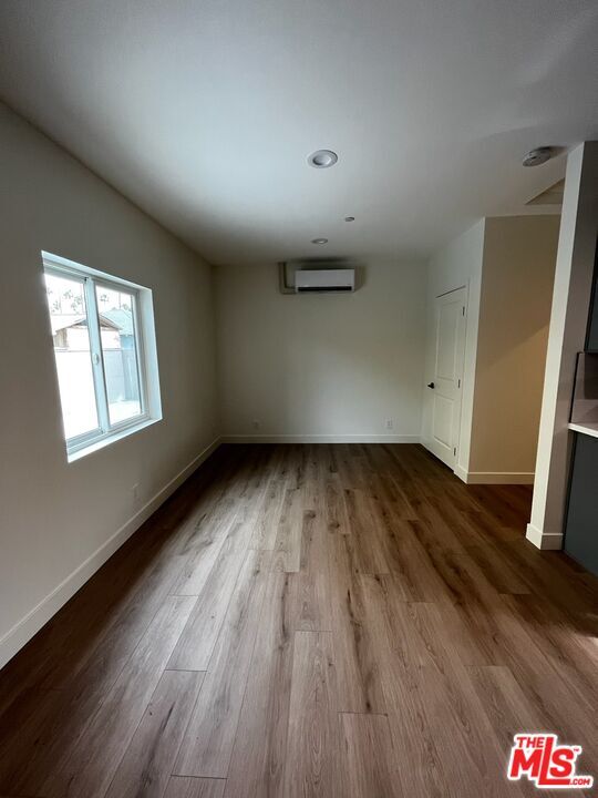 Foto del edificio - 5730 S Van Ness Ave