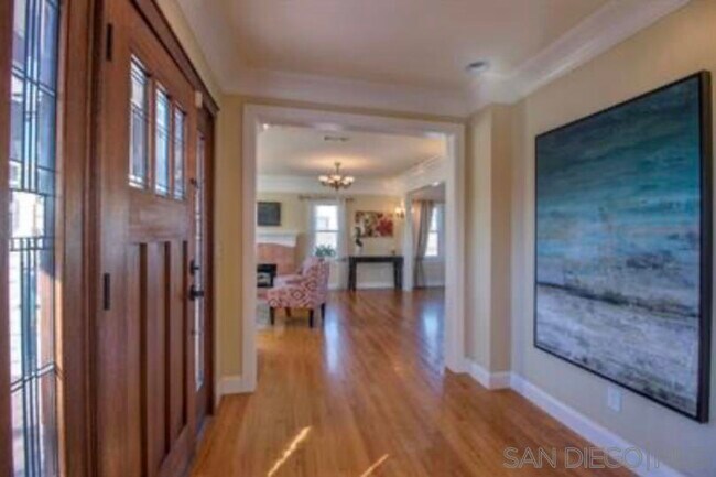 Foto del edificio - 2375 Montclair St