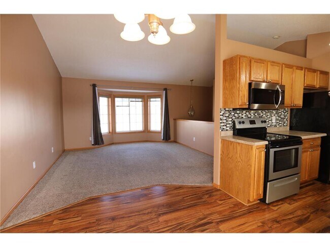 Building Photo - 2084 Brittany Ct