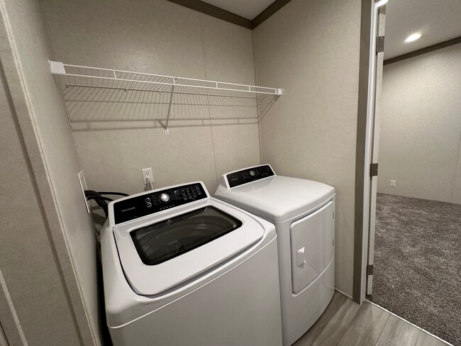 Foto del edificio - 4067 Underwood Ct