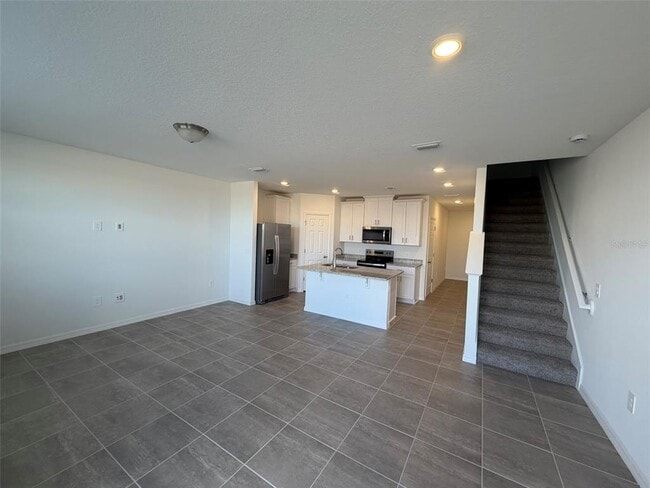 Foto del edificio - 16462 Bird of Paradise Ave