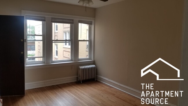 Foto del edificio - 4409 N Kenneth Ave