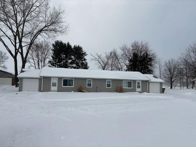 Building Photo - 19499 Co Rd 2