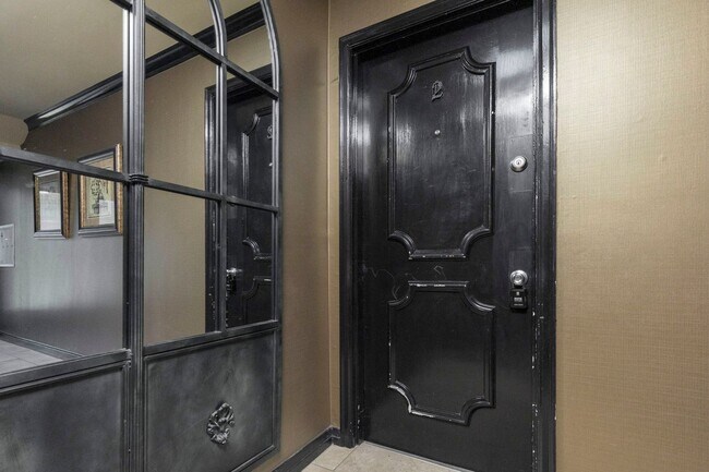 Foto del edificio - 1166 Castlevale Dr