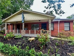Building Photo - 1105 Augusta St