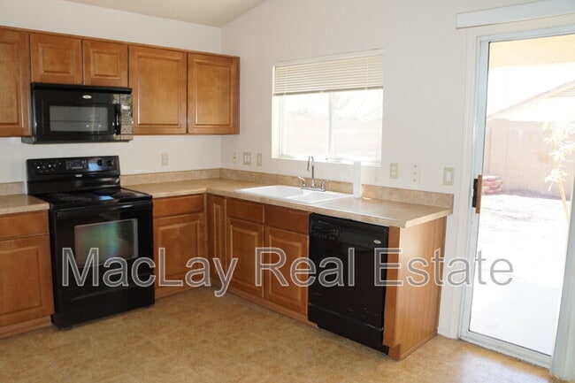 Foto del edificio - 22303 W Morning Glory St