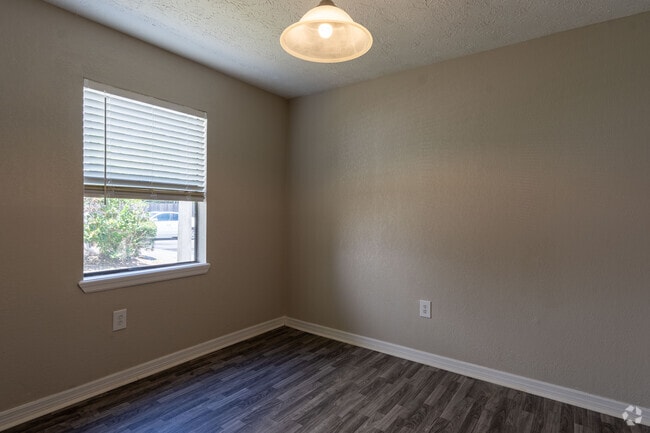 Clubhouse - Oakview Landing Apartments