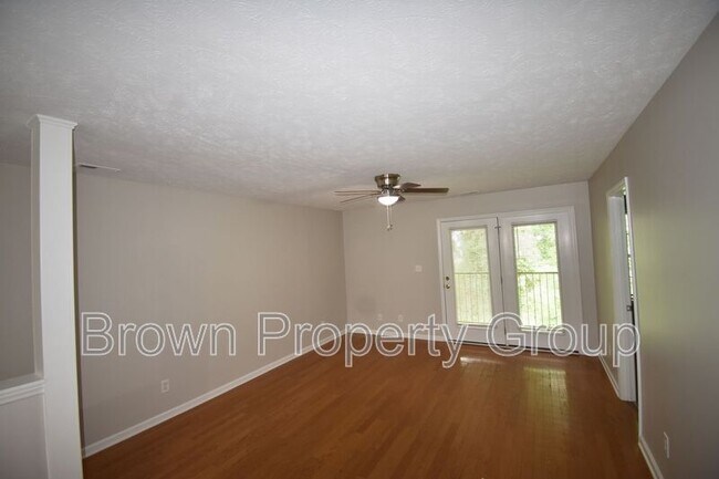 Foto del edificio - 303 Hinsdale Ave
