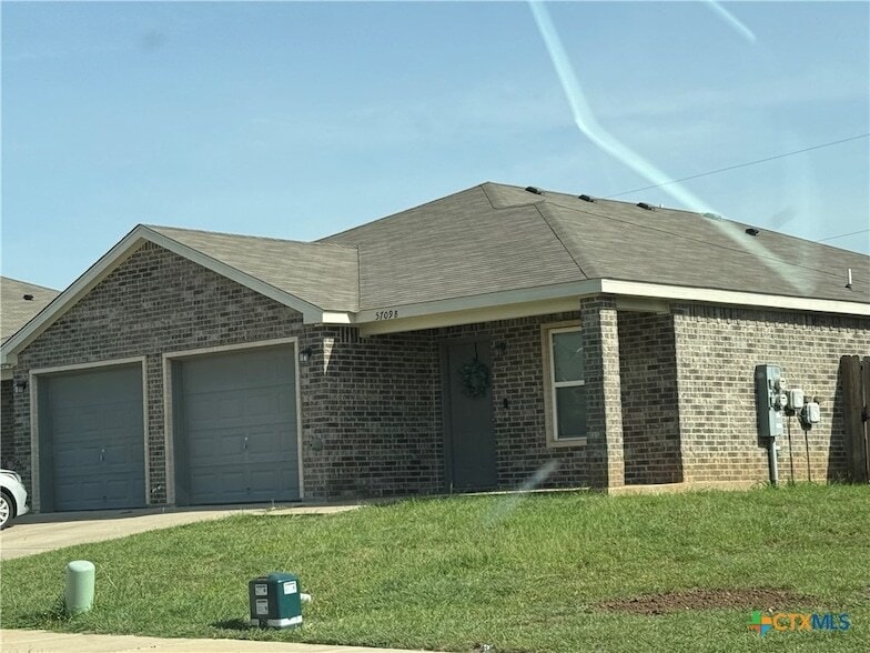Foto principal - 5709 Rustler Dr