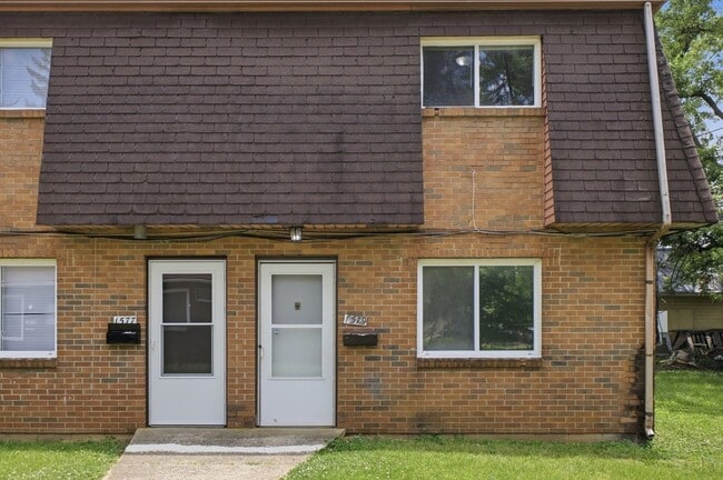 Building Photo - 1579 Briarwood Ave