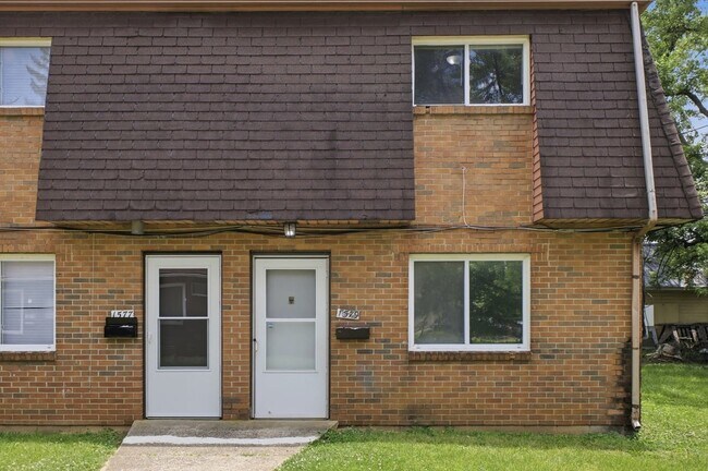 Foto del edificio - 1579 Briarwood Ave