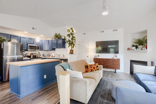 Foto del edificio - 635 Gooseberry Dr