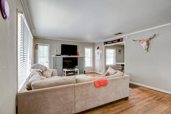 Building Photo - Harvest Rock Property Management