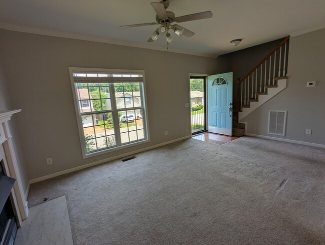Building Photo - 419 Brownstone St