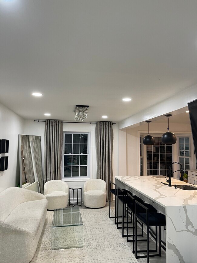 Foto del edificio - 214 Commons Dr NW
