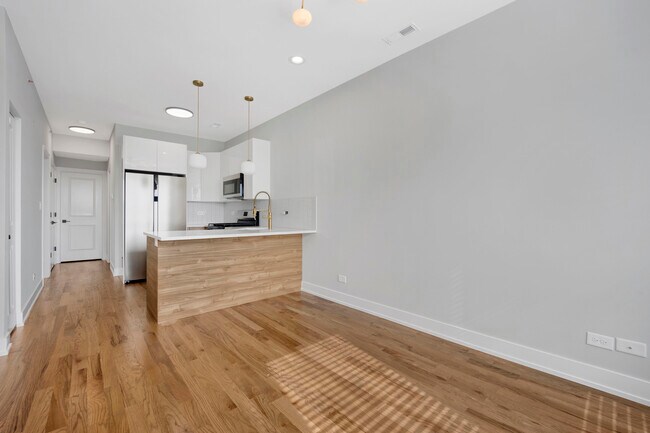 Foto del edificio - 2350 S Leavitt St