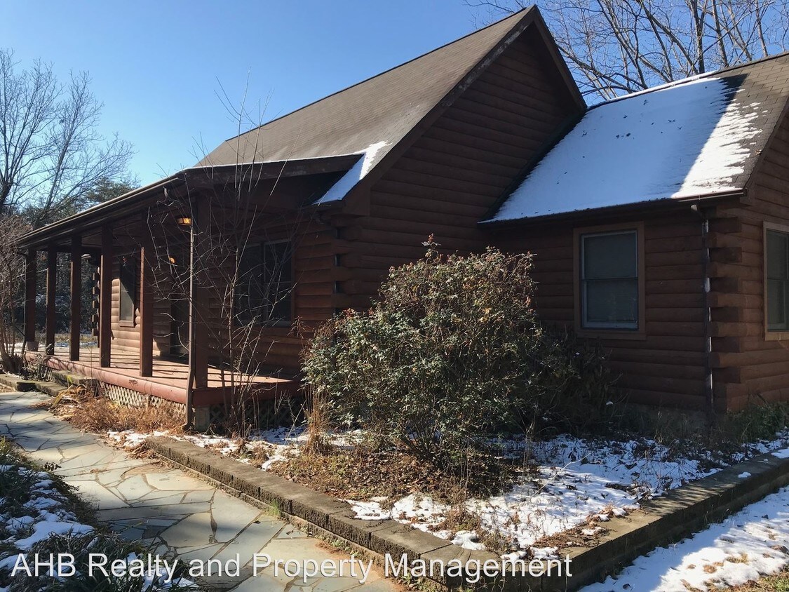 Primary Photo - 414 Hoover Rd