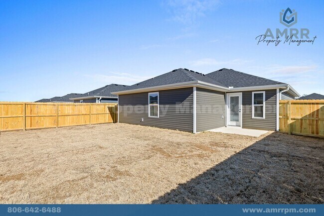 Foto del edificio - 3-Bedroom Home In Suburban-Style Neighborh...