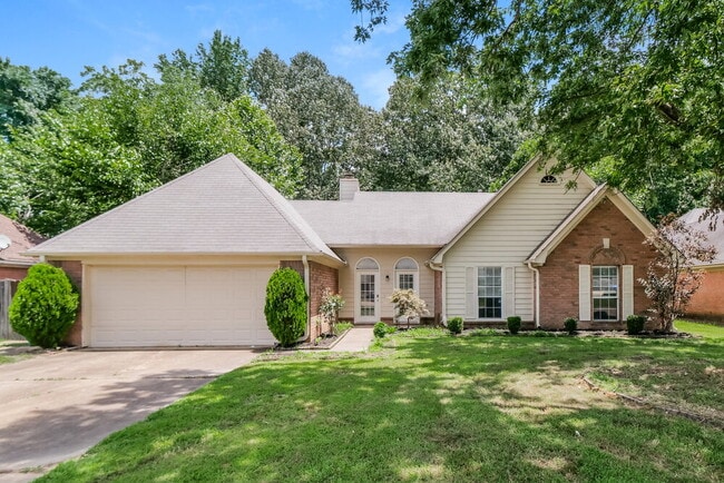 Building Photo - 5846 White Ridge Cir E