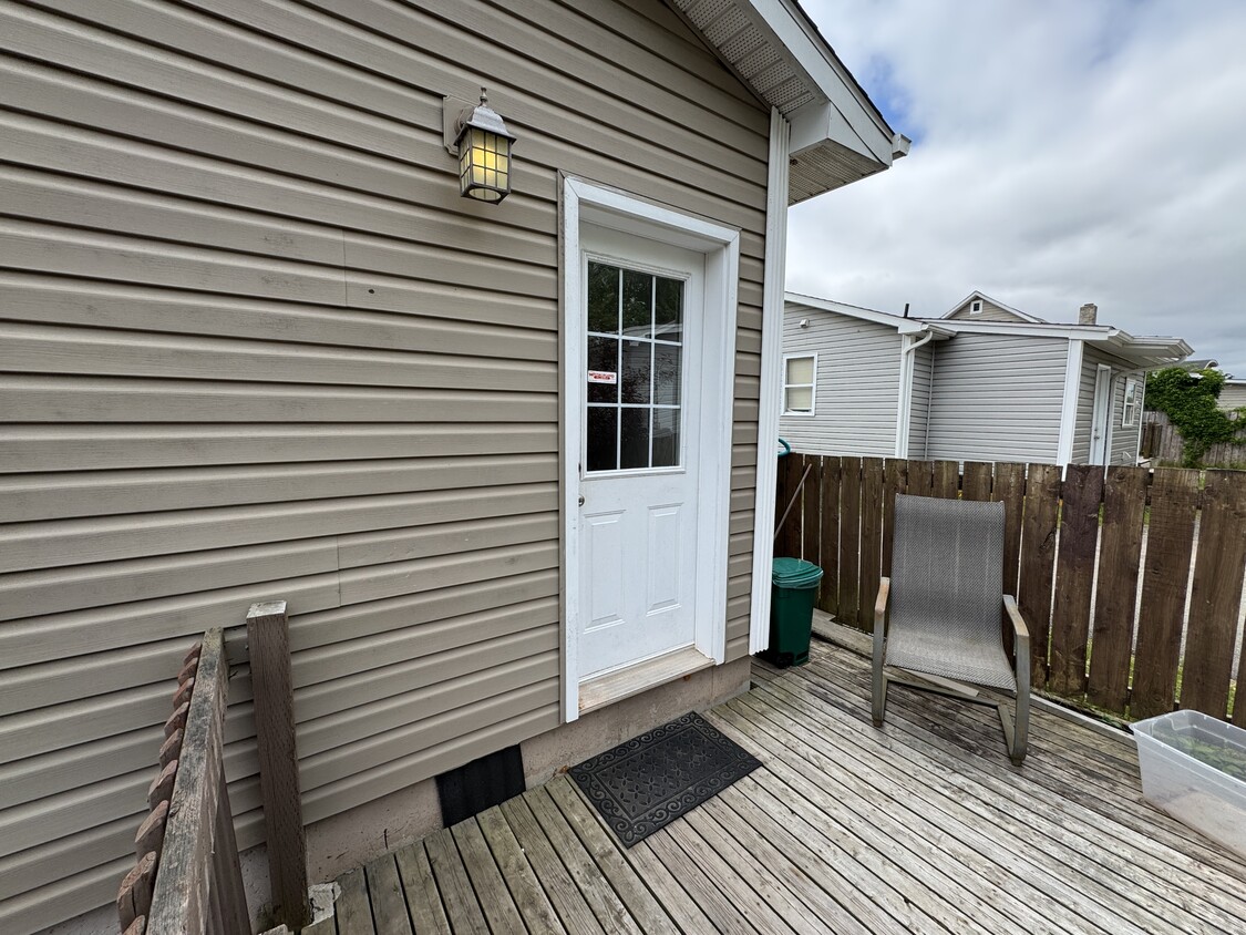 Primary Photo - 551 Champlain St
