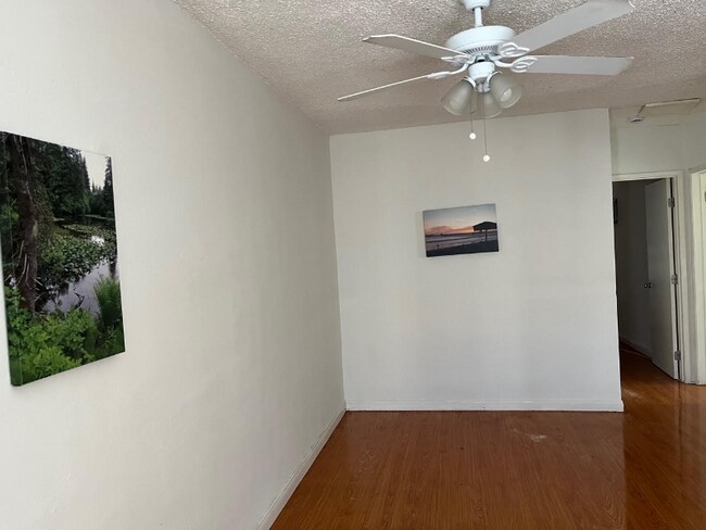 Foto del edificio - 2639 Dobinson St