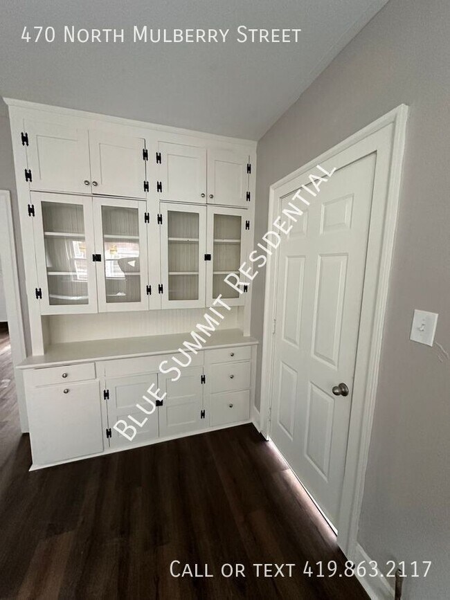 Building Photo - Renovated 4 Bedroom 1 Bathroom House