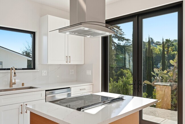 Foto del edificio - 1223 3/4 North Avenue 45