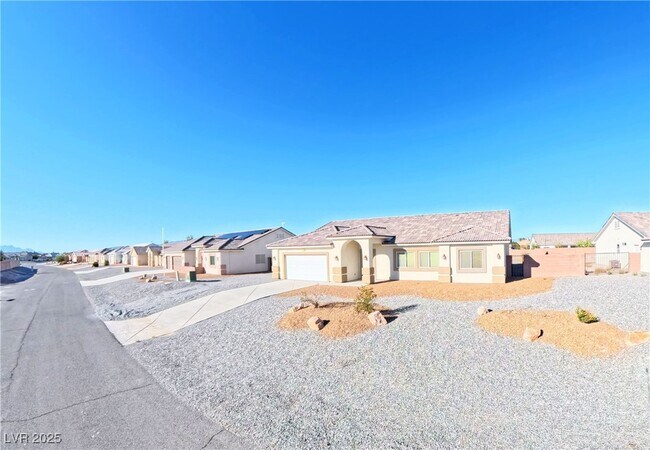 Foto del edificio - 4920 Honey Locust Dr