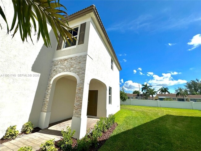 Foto del edificio - 2657 SE 24th Ct