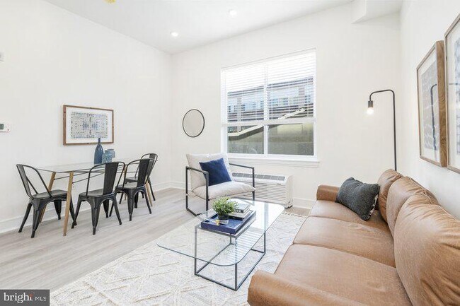 Foto del edificio - 4550 Mitchell St