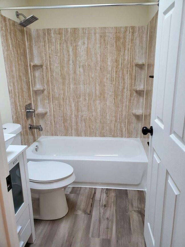 Foto del edificio - 929 Storybook Ln