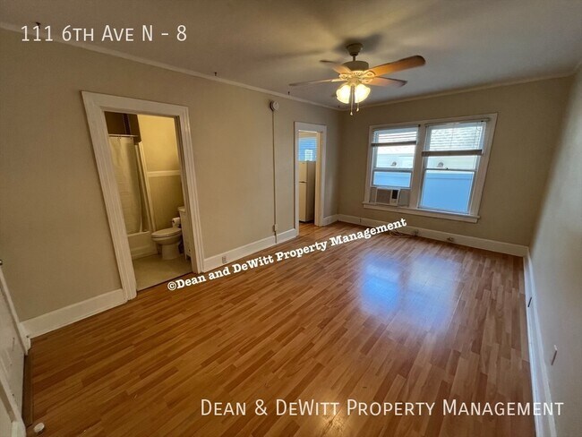 Foto del edificio - 111 6th Ave N