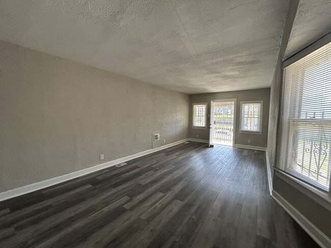 Foto del edificio - 111 N Denver Ave