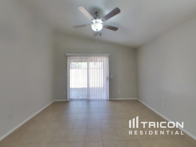 Building Photo - 31361 N Blackfoot Dr