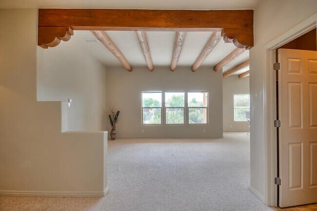 Building Photo - 4651 Solecito Loop