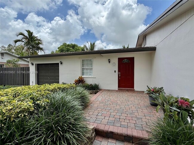 Building Photo - 7711 SW 131st Ave