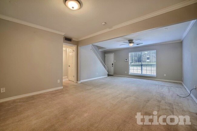 Building Photo - 606 Shelmar Dr