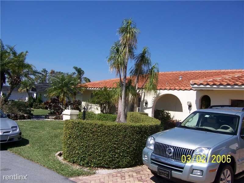 Primary Photo - 5711 Bamboo Cir