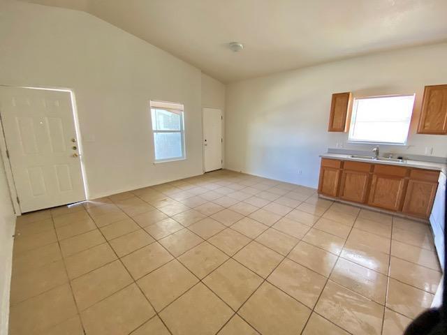 Foto del edificio - 15002 Nunda Dr