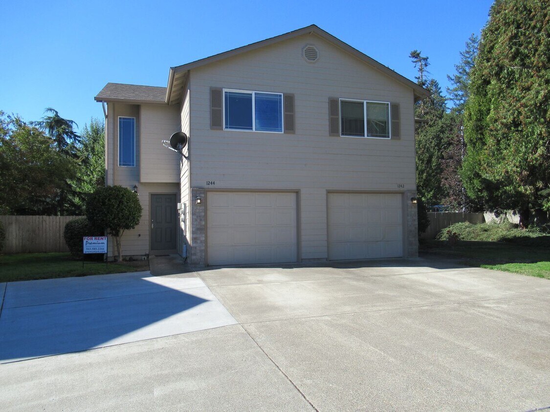 Foto principal - Large Three Bedroom Duplex in Keizer