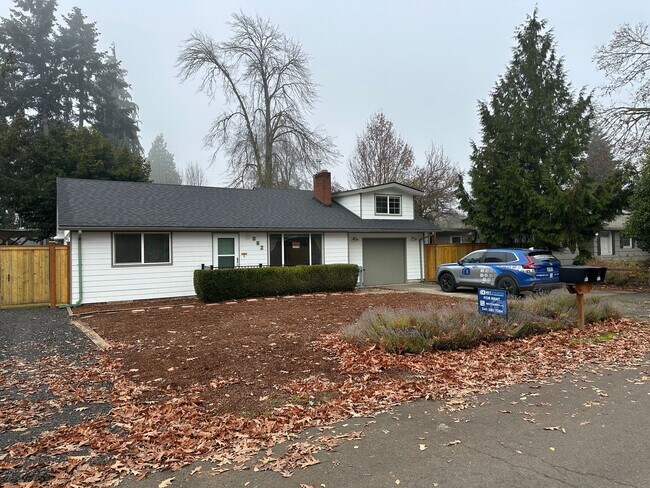 Foto del edificio - 4 bedroom 2 bathroom home in a great neighborhood!