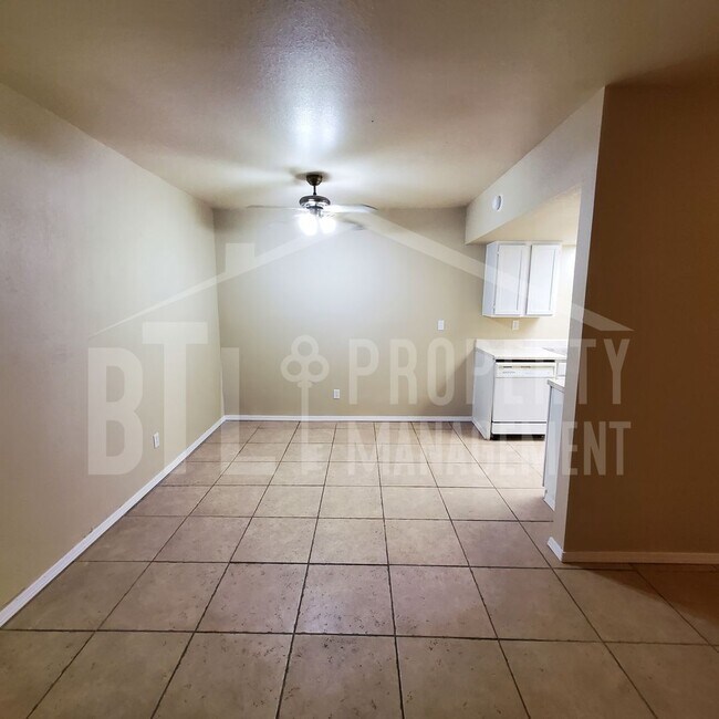 Foto del edificio - Three Bedroom Duplex